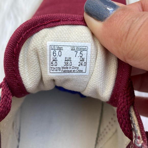 Vans - Picture 7 of 7